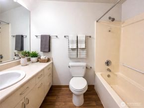 1684 152nd Avenue NE W306, Bellevue WA 98007