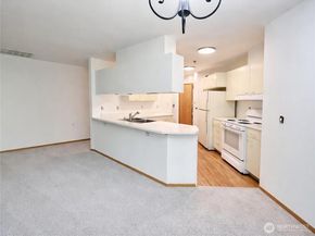 1684 152nd Avenue NE W306, Bellevue WA 98007