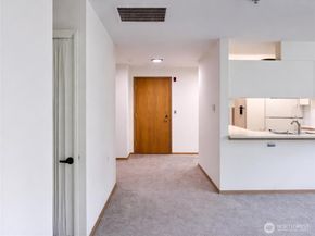 1684 152nd Avenue NE W306, Bellevue WA 98007