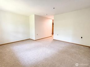 1684 152nd Avenue NE W306, Bellevue WA 98007