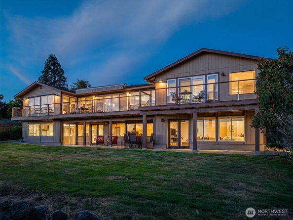 18631 2nd Avenue SW, Normandy Park WA 98166