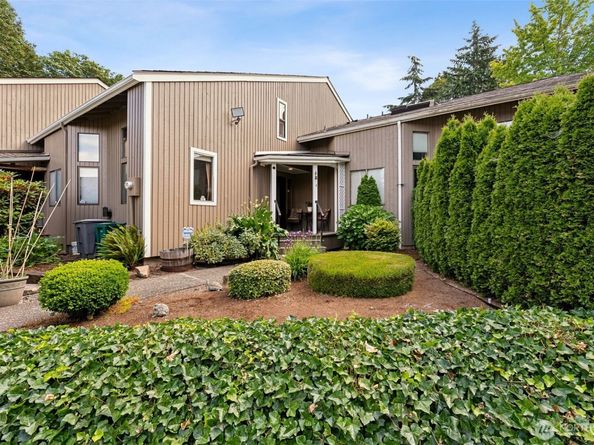 2407 SE 8th Place, Renton WA 98055