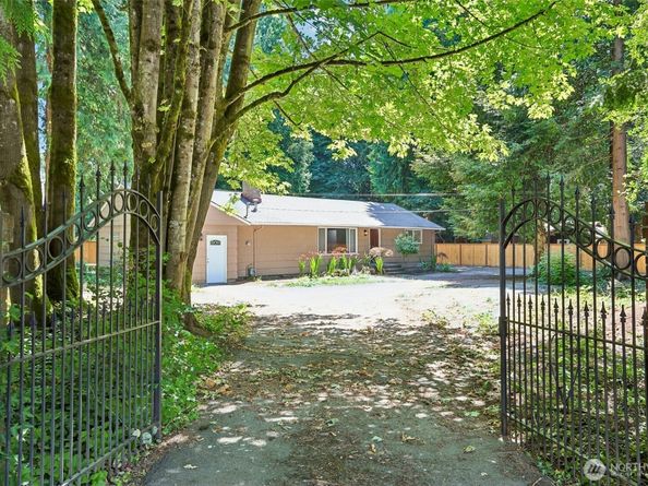 16220 Ambaum Boulevard S, Burien WA 98148