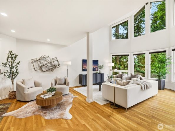 11113 NE 38th Place, Bellevue WA 98004
