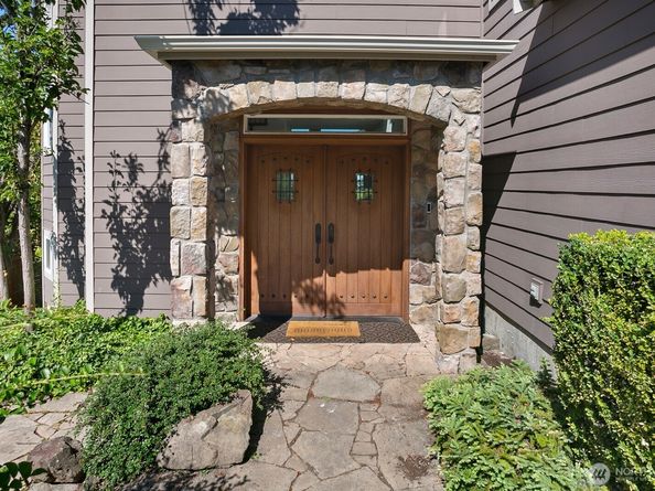 3021 70th Avenue SE, Mercer Island WA 98040