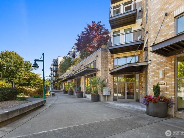 211 Kirkland Ave 223, Kirkland WA 98033