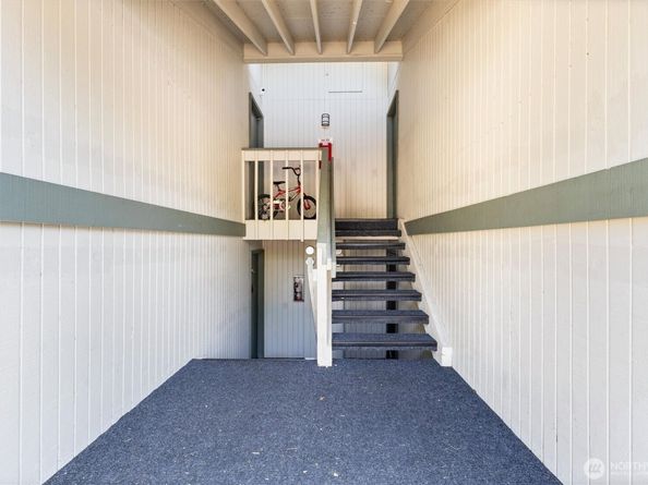 32304 4th Place S R1, Federal Way WA 98003