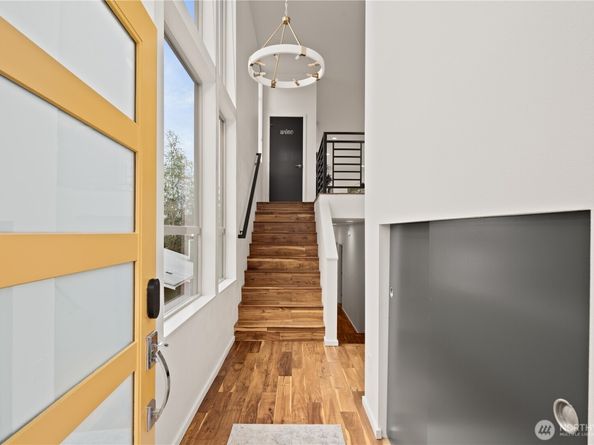4532 51st Place SW, Seattle WA 98116