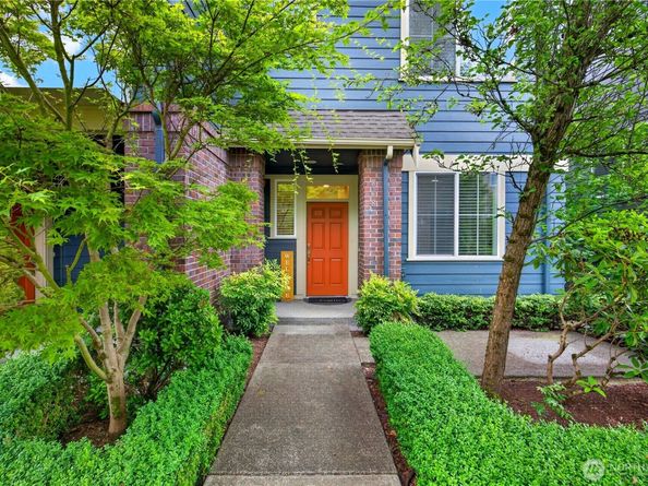 868 3rd Avenue NE, Issaquah WA 98029