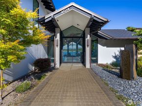 4014 E Mercer Way, Mercer Island WA 98040