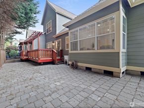 6712 127 Place SE, Bellevue WA 98006