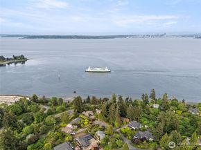10879 Bill Point Circle NE, Bainbridge Island WA 98110