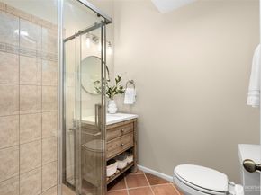 10879 Bill Point Circle NE, Bainbridge Island WA 98110