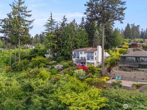 10879 Bill Point Circle NE, Bainbridge Island WA 98110