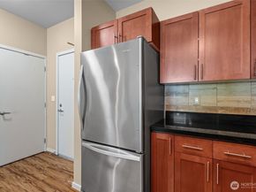 15100 6th Avenue SW 518, Burien WA 98166