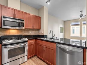 15100 6th Avenue SW 518, Burien WA 98166