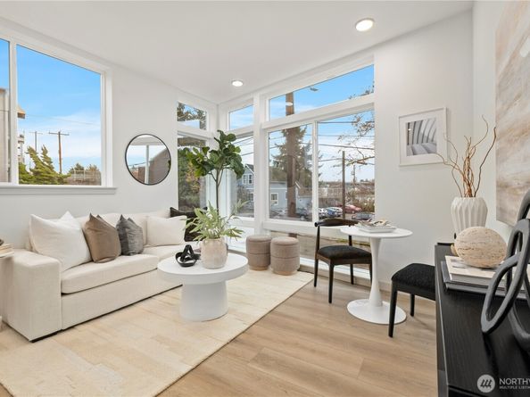 724 N 36th Street, Seattle WA 98103