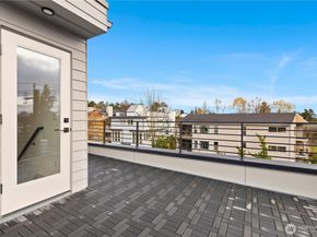 724 N 36th Street, Seattle WA 98103