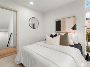 724 N 36th Street, Seattle WA 98103