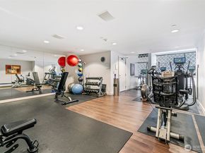 909 5th Avenue 1902, Seattle WA 98104