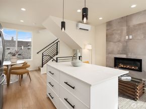 319 NW 87th Street B, Seattle WA 98117
