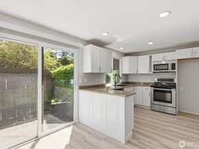 5311 188th Street SW C10, Lynnwood WA 98037