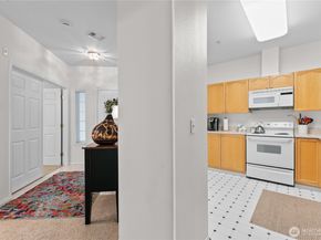 12118 NE 171st Place E203, Bothell WA 98011