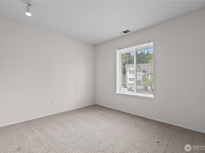 12118 NE 171st Place E203, Bothell WA 98011