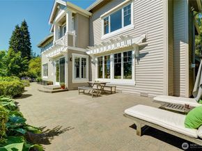 502 95th Avenue NE, Bellevue WA 98004