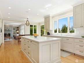 502 95th Avenue NE, Bellevue WA 98004