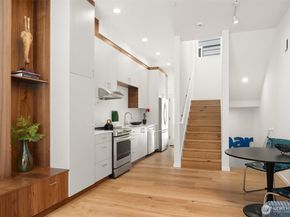 633 13th Avenue E, Seattle WA 98102