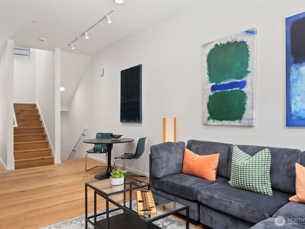 633 13th Avenue E, Seattle WA 98102
