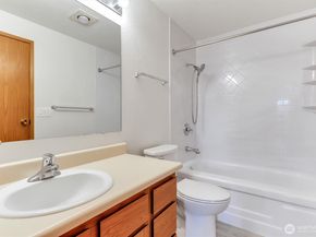 4895 76th Street SW D302, Mukilteo WA 98275
