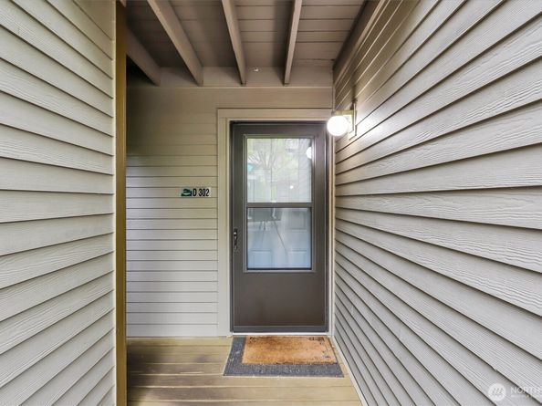 4895 76th Street SW D302, Mukilteo WA 98275