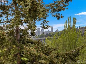 3817 C Fremont Avenue N, Seattle WA 98103