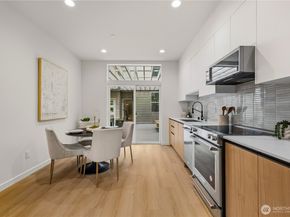 3817 C Fremont Avenue N, Seattle WA 98103