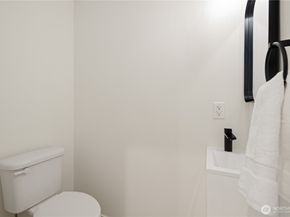 3817 C Fremont Avenue N, Seattle WA 98103