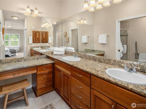 4406 Providence Point Place SE 302, Issaquah WA 98029