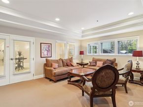 4406 Providence Point Place SE 302, Issaquah WA 98029
