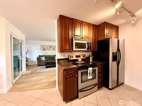 7901 196th Street SW 12, Edmonds WA 98026