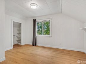 10106 16th Avenue S, Seattle WA 98168