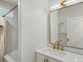 10106 16th Avenue S, Seattle WA 98168