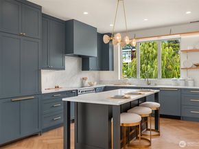 6913 30th Avenue NW, Seattle WA 98117