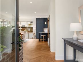 6913 30th Avenue NW, Seattle WA 98117