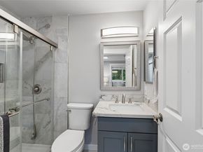 20824 70th Avenue W 6, Lynnwood WA 98036