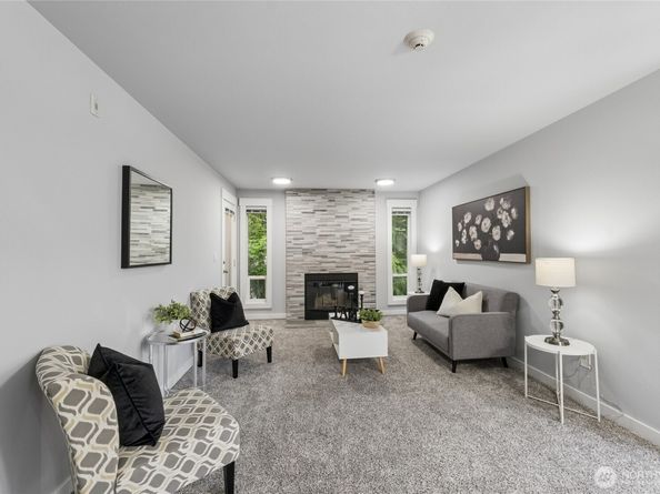 20824 70th Avenue W 6, Lynnwood WA 98036