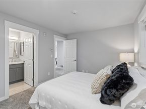 20824 70th Avenue W 6, Lynnwood WA 98036