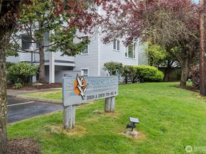 20824 70th Avenue W 6, Lynnwood WA 98036