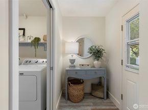 5930 Rose Loop NE, Bainbridge Island WA 98110