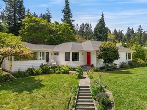 5930 Rose Loop NE, Bainbridge Island WA 98110